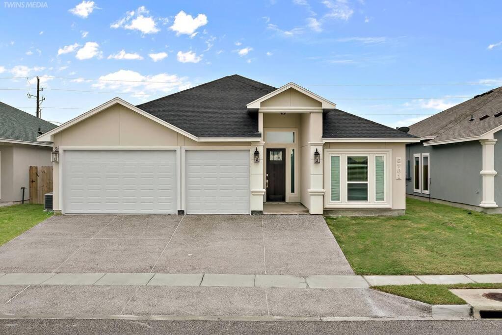 Luxurious Coastal Retreat Brand New 4Br Home With Fast Wifi, 15 Min To Beach! Corpus Christi Eksteriør billede