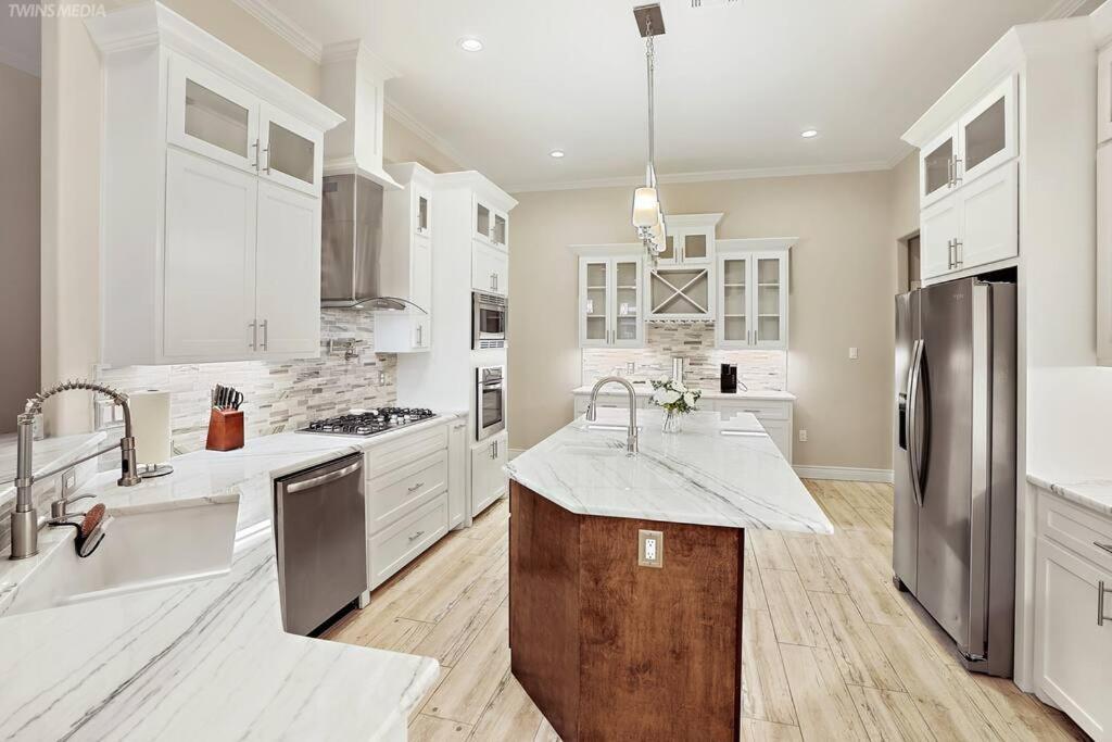 Luxurious Coastal Retreat Brand New 4Br Home With Fast Wifi, 15 Min To Beach! Corpus Christi Eksteriør billede